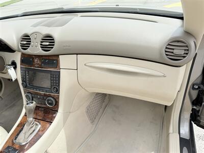 2008 Mercedes-Benz CLK CLK 350  CONVERTIBLE ONLY 69K MILES !! GARAGE KEPT !! NAVIGATION !! HTD SEATS !!   CARFAX .... - Photo 42 - Pompano Beach, FL 33069