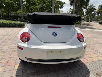 2007 Volkswagen New Beetle Convertible Triple White  wow !! EXTREMELY RARE !! 1 OWNER !!LOW MILES 75K!! CLEAN CARFAX !!GARAGE KEPT !!! - Photo 34 - Pompano Beach, FL 33069