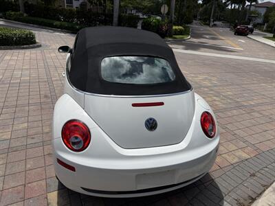 2007 Volkswagen New Beetle Convertible Triple White  wow !! EXTREMELY RARE !! 1 OWNER !!LOW MILES 75K!! CLEAN CARFAX !!GARAGE KEPT !!! - Photo 5 - Pompano Beach, FL 33069