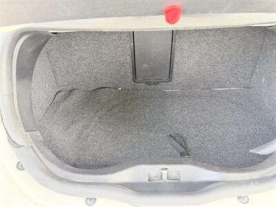 2007 Volkswagen New Beetle Convertible Triple White  wow !! EXTREMELY RARE !! 1 OWNER !!LOW MILES 75K!! CLEAN CARFAX !!GARAGE KEPT !!! - Photo 58 - Pompano Beach, FL 33069