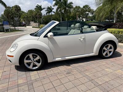 2007 Volkswagen New Beetle Convertible Triple White  wow !! EXTREMELY RARE !! 1 OWNER !!LOW MILES 75K!! CLEAN CARFAX !!GARAGE KEPT !!! - Photo 9 - Pompano Beach, FL 33069