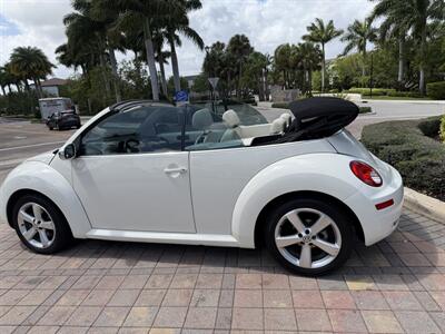 2007 Volkswagen New Beetle Convertible Triple White  wow !! EXTREMELY RARE !! 1 OWNER !!LOW MILES 75K!! CLEAN CARFAX !!GARAGE KEPT !!! - Photo 31 - Pompano Beach, FL 33069