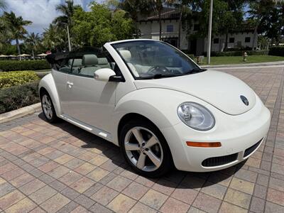 2007 Volkswagen New Beetle Convertible Triple White  wow !! EXTREMELY RARE !! 1 OWNER !!LOW MILES 75K!! CLEAN CARFAX !!GARAGE KEPT !!! - Photo 1 - Pompano Beach, FL 33069