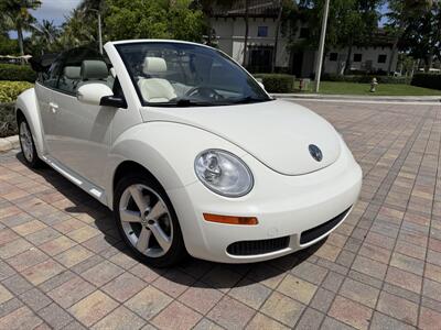 2007 Volkswagen New Beetle Convertible Triple White  wow !! EXTREMELY RARE !! 1 OWNER !!LOW MILES 75K!! CLEAN CARFAX !!GARAGE KEPT !!! - Photo 33 - Pompano Beach, FL 33069