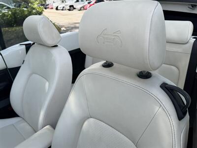2007 Volkswagen New Beetle Convertible Triple White  wow !! EXTREMELY RARE !! 1 OWNER !!LOW MILES 75K!! CLEAN CARFAX !!GARAGE KEPT !!! - Photo 44 - Pompano Beach, FL 33069