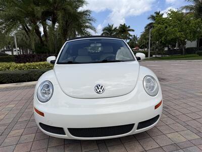 2007 Volkswagen New Beetle Convertible Triple White  wow !! EXTREMELY RARE !! 1 OWNER !!LOW MILES 75K!! CLEAN CARFAX !!GARAGE KEPT !!! - Photo 3 - Pompano Beach, FL 33069