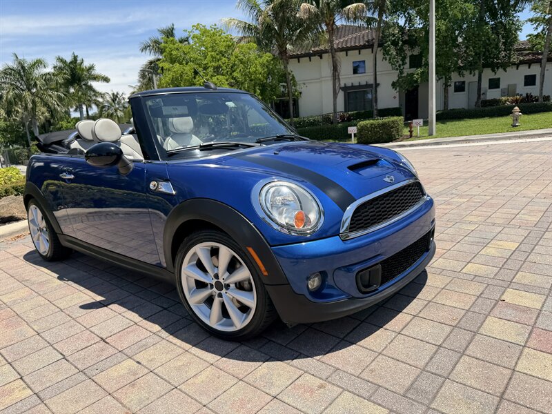 2015 MINI Convertible Cooper S  WOW !! ONLY 45K MILES !!! CONVERTIBLE !!HOT COLOR !!! POWER TOP !! HDT SEATS !! CALL NOW 954-902-9298 !!!