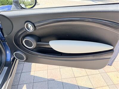 2015 MINI Convertible Cooper S  WOW !! ONLY 45K MILES !!! CONVERTIBLE !!HOT COLOR !!! POWER TOP !! HDT SEATS !! CALL NOW 954-902-9298 !!! - Photo 47 - Pompano Beach, FL 33069
