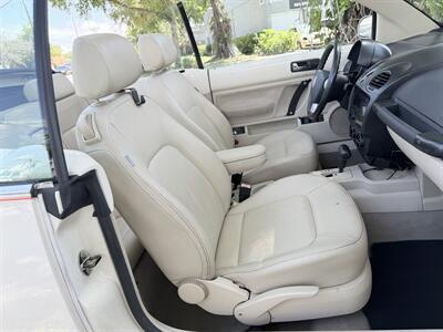 2008 Volkswagen New Beetle Convertible SE  Wow !! only 88k Miles !! HTD SEASTS !! POWER TOP !! SE MODEL !!CALL NOW 954-902-9298 - Photo 10 - Pompano Beach, FL 33069