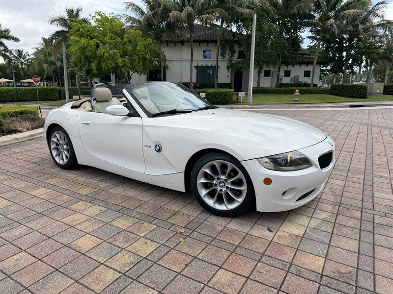 2005 BMW Z4 2.5i  CONVERTIBLE !! WOW ONLY 51K MILES !! POWER TOP !!HTD SEATS !! VIDEO !! 954-902-9298 . - Photo 1 - Pompano Beach, FL 33069