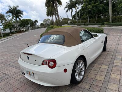 2005 BMW Z4 2.5i  CONVERTIBLE !! WOW ONLY 51K MILES !! POWER TOP !!HTD SEATS !! VIDEO !! 954-902-9298 . - Photo 8 - Pompano Beach, FL 33069