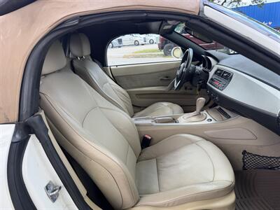 2005 BMW Z4 2.5i  CONVERTIBLE !! WOW ONLY 51K MILES !! POWER TOP !!HTD SEATS !! VIDEO !! 954-902-9298 . - Photo 17 - Pompano Beach, FL 33069