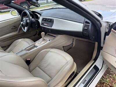 2005 BMW Z4 2.5i  CONVERTIBLE !! WOW ONLY 51K MILES !! POWER TOP !!HTD SEATS !! VIDEO !! 954-902-9298 . - Photo 51 - Pompano Beach, FL 33069