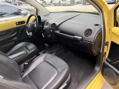 2009 Volkswagen Beetle COUPE COUPE SUPER LOW MILES 90K!!!! HARD COLOR TO FIND !!! SUN ROOF !! HTD SEATS!! CARFAX - Photo 39 - Pompano Beach, FL 33069