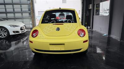 2009 Volkswagen Beetle COUPE COUPE SUPER LOW MILES 90K!!!! HARD COLOR TO FIND !!! SUN ROOF !! HTD SEATS!! CARFAX - Photo 3 - Pompano Beach, FL 33069