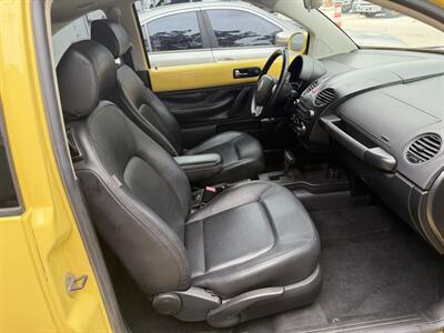 2009 Volkswagen Beetle COUPE COUPE SUPER LOW MILES 90K!!!! HARD COLOR TO FIND !!! SUN ROOF !! HTD SEATS!! CARFAX - Photo 13 - Pompano Beach, FL 33069