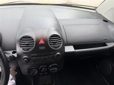2009 Volkswagen Beetle COUPE COUPE SUPER LOW MILES 90K!!!! HARD COLOR TO FIND !!! SUN ROOF !! HTD SEATS!! CARFAX - Photo 47 - Pompano Beach, FL 33069