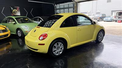 2009 Volkswagen Beetle COUPE COUPE SUPER LOW MILES 90K!!!! HARD COLOR TO FIND !!! SUN ROOF !! HTD SEATS!! CARFAX - Photo 12 - Pompano Beach, FL 33069