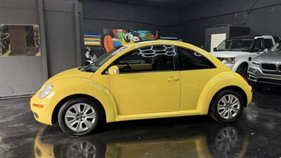 2009 Volkswagen Beetle COUPE COUPE SUPER LOW MILES 90K!!!! HARD COLOR TO FIND !!! SUN ROOF !! HTD SEATS!! CARFAX - Photo 9 - Pompano Beach, FL 33069