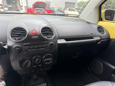 2009 Volkswagen Beetle COUPE COUPE SUPER LOW MILES 90K!!!! HARD COLOR TO FIND !!! SUN ROOF !! HTD SEATS!! CARFAX - Photo 46 - Pompano Beach, FL 33069