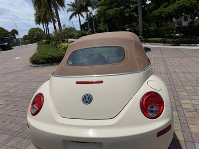 2010 Volkswagen Beetle Base PZEV WOW !! SUPER LOW MILES 80K !! BRAND NEW TOP !! HTD SEATS !! CALL NOW 954-902-9298 MATT . - Photo 12 - Pompano Beach, FL 33069