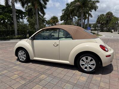 2010 Volkswagen Beetle Base PZEV WOW !! SUPER LOW MILES 80K !! BRAND NEW TOP !! HTD SEATS !! CALL NOW 954-902-9298 MATT . - Photo 4 - Pompano Beach, FL 33069