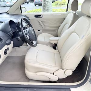 2010 Volkswagen Beetle Base PZEV WOW !! SUPER LOW MILES 80K !! BRAND NEW TOP !! HTD SEATS !! CALL NOW 954-902-9298 MATT . - Photo 23 - Pompano Beach, FL 33069