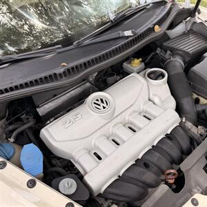 2010 Volkswagen Beetle Base PZEV WOW !! SUPER LOW MILES 80K !! BRAND NEW TOP !! HTD SEATS !! CALL NOW 954-902-9298 MATT . - Photo 25 - Pompano Beach, FL 33069