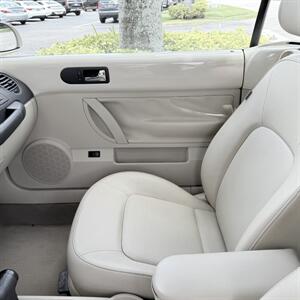 2010 Volkswagen Beetle Base PZEV WOW !! SUPER LOW MILES 80K !! BRAND NEW TOP !! HTD SEATS !! CALL NOW 954-902-9298 MATT . - Photo 55 - Pompano Beach, FL 33069