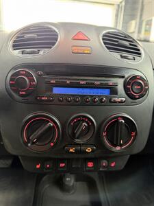2006 Volkswagen Beetle 2.5 PZEV wow !! 59K MILES !! MELLOW YELLOW EXTREMELY HARD TO FIND !!! - Photo 52 - Pompano Beach, FL 33069