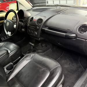 2006 Volkswagen Beetle 2.5 PZEV wow !! 59K MILES !! MELLOW YELLOW EXTREMELY HARD TO FIND !!! - Photo 58 - Pompano Beach, FL 33069