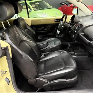 2006 Volkswagen Beetle 2.5 PZEV wow !! 59K MILES !! MELLOW YELLOW EXTREMELY HARD TO FIND !!! - Photo 57 - Pompano Beach, FL 33069