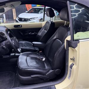 2006 Volkswagen Beetle 2.5 PZEV wow !! 59K MILES !! MELLOW YELLOW EXTREMELY HARD TO FIND !!! - Photo 16 - Pompano Beach, FL 33069