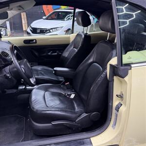 2006 Volkswagen Beetle 2.5 PZEV wow !! 59K MILES !! MELLOW YELLOW EXTREMELY HARD TO FIND !!! - Photo 42 - Pompano Beach, FL 33069
