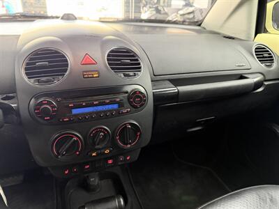 2006 Volkswagen Beetle 2.5 PZEV wow !! 59K MILES !! MELLOW YELLOW EXTREMELY HARD TO FIND !!! - Photo 22 - Pompano Beach, FL 33069