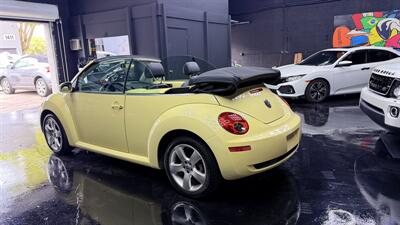 2006 Volkswagen Beetle 2.5 PZEV wow !! 59K MILES !! MELLOW YELLOW EXTREMELY HARD TO FIND !!! - Photo 8 - Pompano Beach, FL 33069