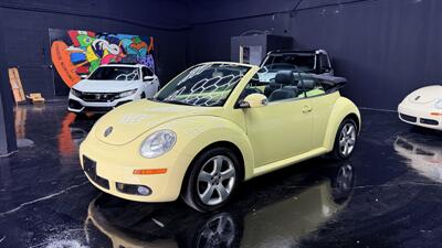 2006 Volkswagen Beetle 2.5 PZEV wow !! 59K MILES !! MELLOW YELLOW EXTREMELY HARD TO FIND !!! - Photo 2 - Pompano Beach, FL 33069