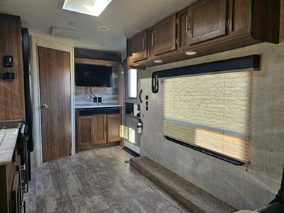2019 Gulf Stream Innsbruck GSX M26 Toy Hauler   - Photo 5 - Golden, CO 80401