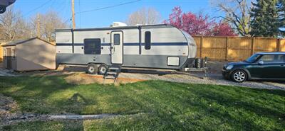 2019 Gulf Stream Innsbruck GSX M26 Toy Hauler   - Photo 16 - Golden, CO 80401