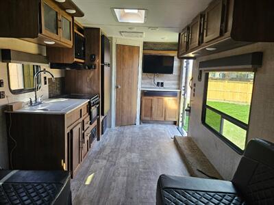 2019 Gulf Stream Innsbruck GSX M26 Toy Hauler   - Photo 4 - Golden, CO 80401