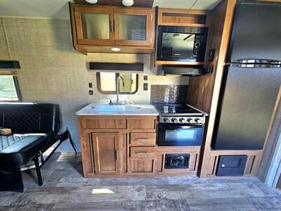 2019 Gulf Stream Innsbruck GSX M26 Toy Hauler   - Photo 6 - Golden, CO 80401