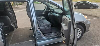 2008 Honda Odyssey EX-L Handicap Wheelchair Van   - Photo 13 - Golden, CO 80401