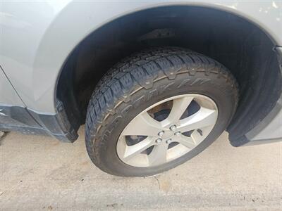 2013 Subaru Outback 2.5i Premium AWD - Photo 13 - Golden, CO 80401