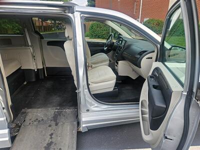 2011 Dodge Grand Caravan Handicap Wheelchair Van   - Photo 13 - Golden, CO 80401