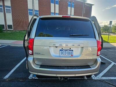 2014 Dodge Grand Caravan SXT Handicap Wheelchair Van - Photo 8 - Golden, CO 80401