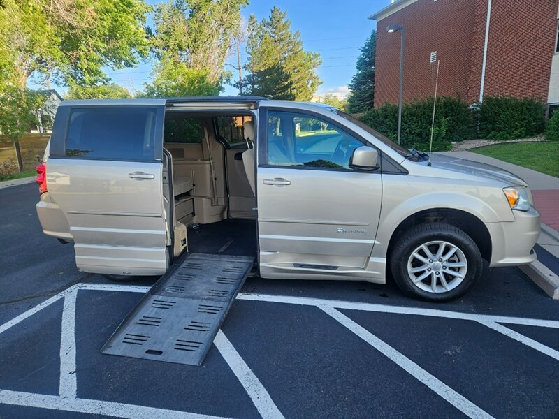 2014 Dodge Grand Caravan SXT Handicap Wheelchair Van  