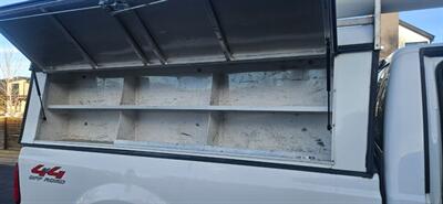 2008 Ford F-350 Super Duty XL 4dr Crew Cab 4x4  ARE Utility Topper - Photo 5 - Golden, CO 80401
