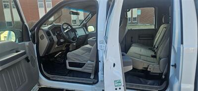 2008 Ford F-350 Super Duty XL 4dr Crew Cab 4x4  ARE Utility Topper - Photo 12 - Golden, CO 80401