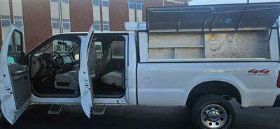 2008 Ford F-350 Super Duty XL 4dr Crew Cab 4x4  ARE Utility Topper - Photo 2 - Golden, CO 80401