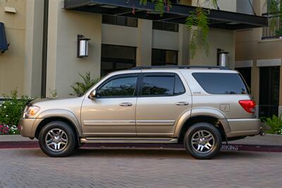 2005 Toyota Sequoia SR5   - Photo 13 - Van Nuys, CA 91402